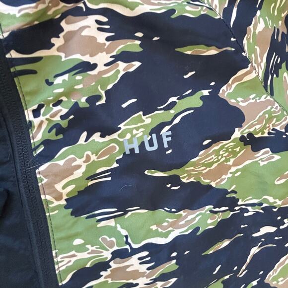 HUF Camo Jacket Windbreaker Mens Med Green Black Streetwear Urban Utility Skater - Picture 10 of 16
